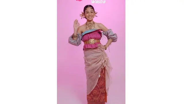 6 Gaya Andien Jadi Barbie dengan Balutan Kain Nusantara, Curi Perhatian
