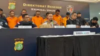 Enam orang sindikat perampok diringkus Polda Metro Jaya. Perampokan mereka menyasar pengemudi taksi online. (Liputan6.com/Ady Anugrahadi)