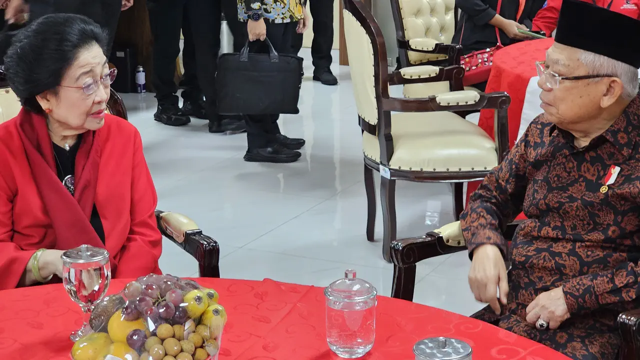 Ketua Umum PDIP Megawati Soekarnoputri dan Wakil Presiden Ma'ruf Amin di HUT ke-51 PDIP.