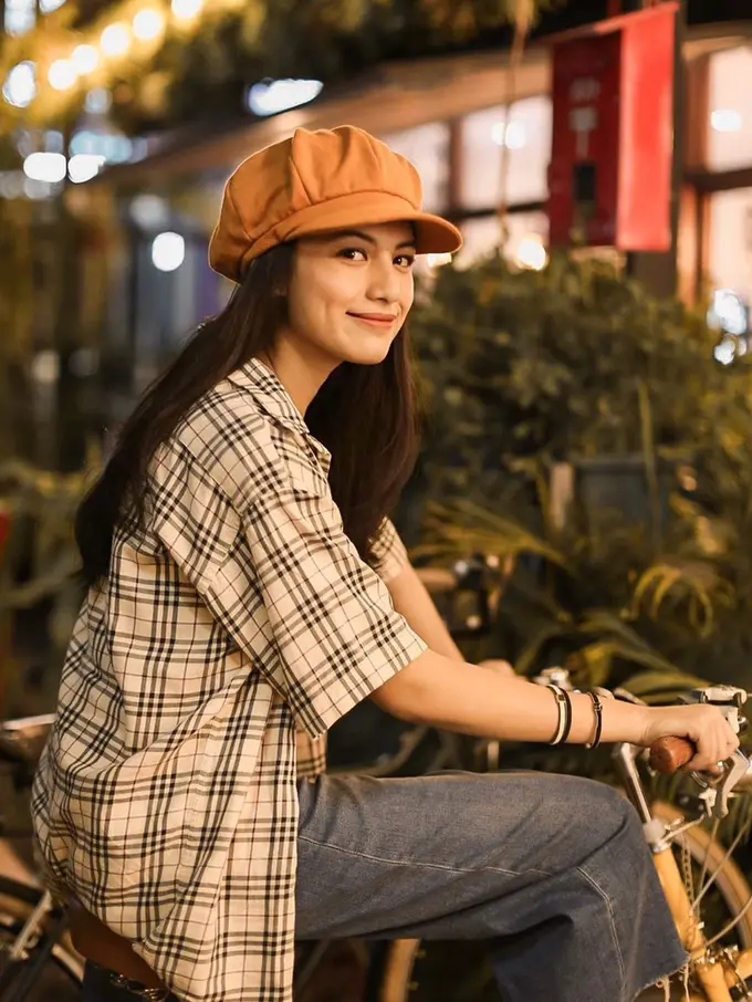 6 Potret Pesona Lania Fira, Wanita yang Dikabarkan Dekat dengan Ariel NOAH