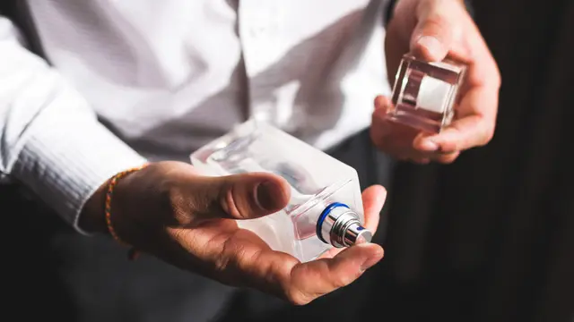 Rambut Bau pada Hijaber Sering Bikin Minder, Cari Tahu Penyebab dan Cara Mengatasi yang Tepat!