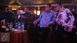 (Ki-ka) Seskab Pramono Anung, Menteri Pariwisata Arief Yahya, Menkominfo Rudiantara, Menaker M Hanif Dhakiri saat menghadiri Rembuk Nasional 2016 di Jakarta, Senin (24/10). Acara itu memperingati 2 Tahun Pemerintahan Jokowi-JK (Liputan6.com/Faizal Fanani)