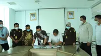 PT Amarta Karya (Persero) melaksanakan penandatanganan kontrak paket pekerjaan konstruksi pembangunan gedung kantor Kejaksaan Tinggi Provinsi DKI Jakarta.