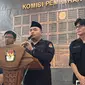 Komisioner Komisi Pemilihan Umum saat memberikan keterangan pers di Kantor KPU RI, Menteng, Jakarta Pusat, Rabu (31/7/2024). (Liputan6.com/Winda Nelfira)