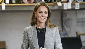 Kalung sentimental Kate Middleton menuai sorotan. (dok. Arthur Edwards / POOL / AFP)