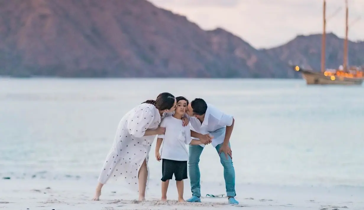 Raffi Ahmad dan Nagita Slavina (Instgram/raffinagita1717)