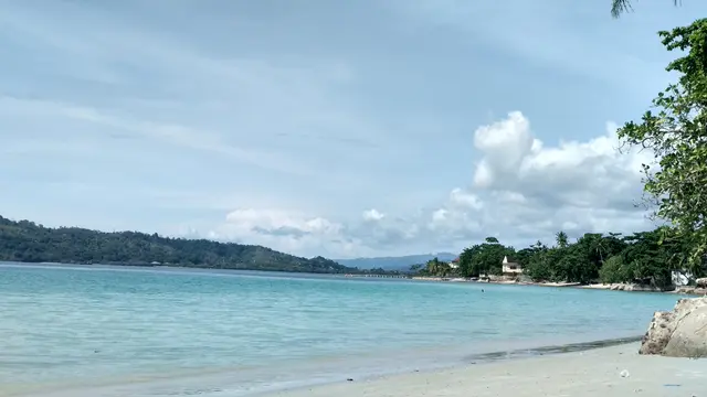 Pantai New Natsepa Ambon