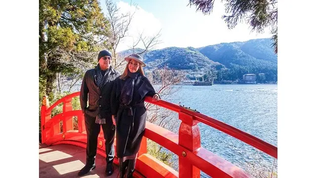 6 Potret Seru Liburan Maia Estianty dan Suami di Jepang, Curi Perhatian
