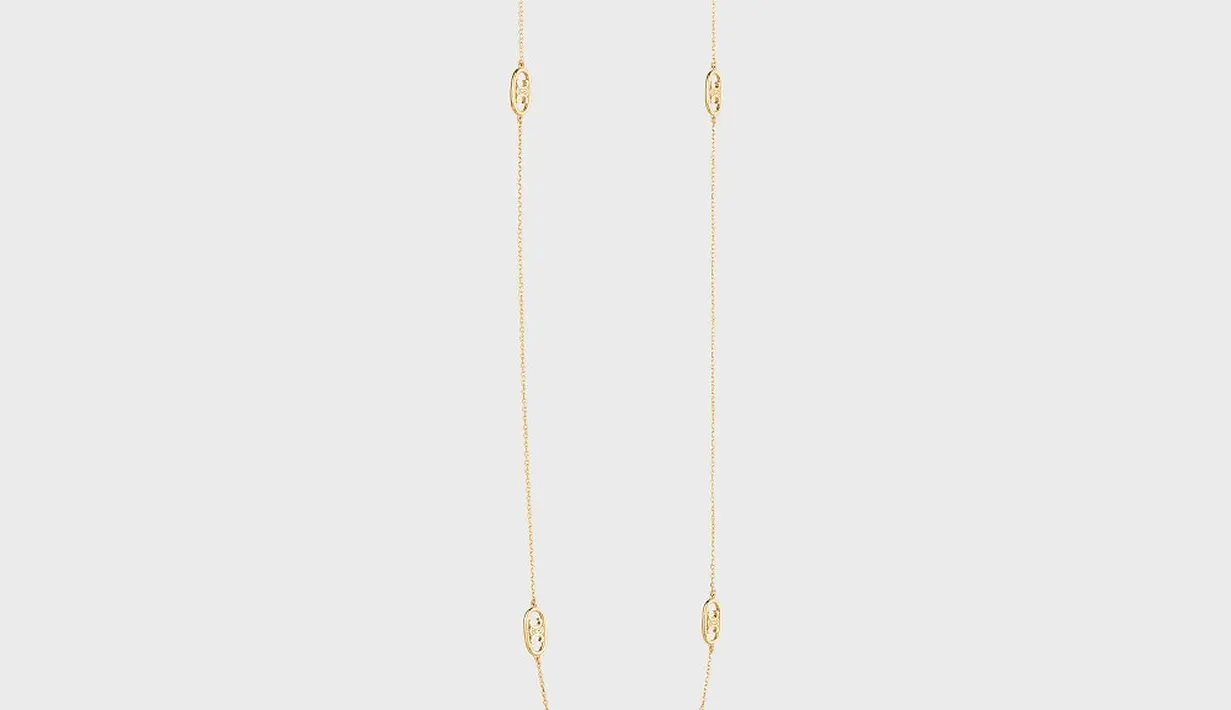 Perhiasan ini terbuat dari emas 18k serta bertatahkan berlian. (dok/Celine).