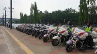 Barisan motor Patwal dari Korlantas Mabes Polri saat  apel pengecekan seluruh kendaraan fasilitas pengamanan Hari Raya Natal dan Tahun Baru 2019 di Gelora Bung Karno (SUGBK), Jakarta. (Liputan6.com/Nanda Perdana Putra)