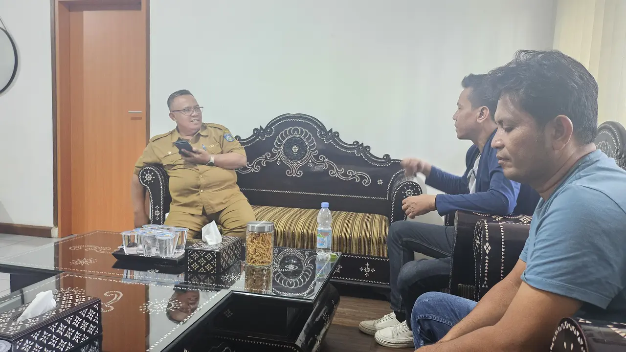 Pekerja proyek di NTB. (Liputan6.com/Hans Bahanan)