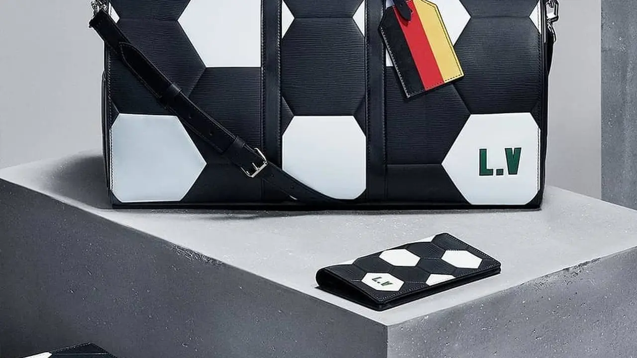 Aksesori Terbatas Fifa World Cup x Louis Vuitton