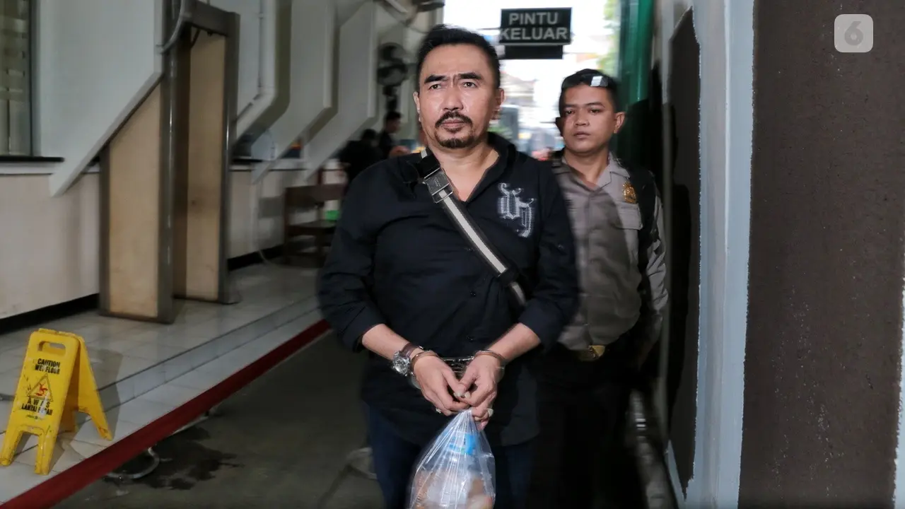 [Bintang] Gatot Brajamusti