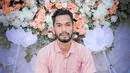 Martunis saat ini sudah berstatus sebagai seorang suami. Gaya penampilannya pun sangat dewasa dengan berjanggut dan berkumis. Potret Martunis kini pun berhasil bikin warganet pangling dibanding saat pertama kali muncul 18 tahun lalu.(Liputan6.com/IG/martunis_ronaldo)