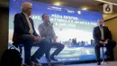 Ketua Ikatan Motor Indonesia Pusat Sadikin Aksa (tengah) saat konferensi pers kesiapan Penyelenggaraan Formula E Jakarta di Jakarta, Jumat (14/2/2020). Komisi Pengarah Pembangunan Kawasan Medan Merdeka sudah menyetujui ajang balapan mobil listrik itu di kawasan tersebut. (Liputan6.com/Faizal Fanani)