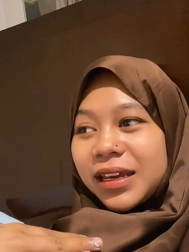 Bikin Pangling, Ini 6 Potret Terbaru Cimoy Montok yang  Kini Mantap Berhijab