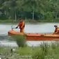 Pencarian korban tenggelam juga dilakukan mulai dari Sungai Cimanuk, Garut hingga ke area genangan Waduk Jatigede. 
