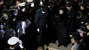 Suasana prosesi pemakaman mantan Presiden Korea Selatan Kim Young - sam di pemakaman nasional, Seoul , Korea Selatan, (26/11). Kim Young - sam  meninggal dunia di usia ke-87. (REUTERS/Kim Hong - Ji)