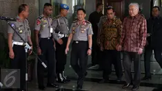 Kapolri Jenderal Tito Karnavian bersama Menhub, Budi Karya Sumadi dan Mendag, Enggartiasto Lukita usai melakukan rapat kordinasi dan teleconference dengan Jajaran Polisi Se Indonesia di Mabes Polri, Jakarta, Selasa (29/11). (Liputan6.com/Johan Tallo)