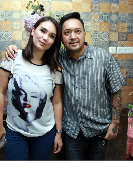 Feby Febiola dan Franky Sihombing. (Deki Prayoga/Bintang.com)