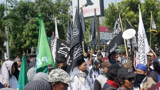 Demo Menuntut Sukmawati