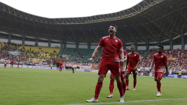 Striker Persija Jakarta, Marko Simic, merayakan gol yang dicetaknya ke gawang 757 Kepri Jaya. (Bola.com/Yoppy Renato)