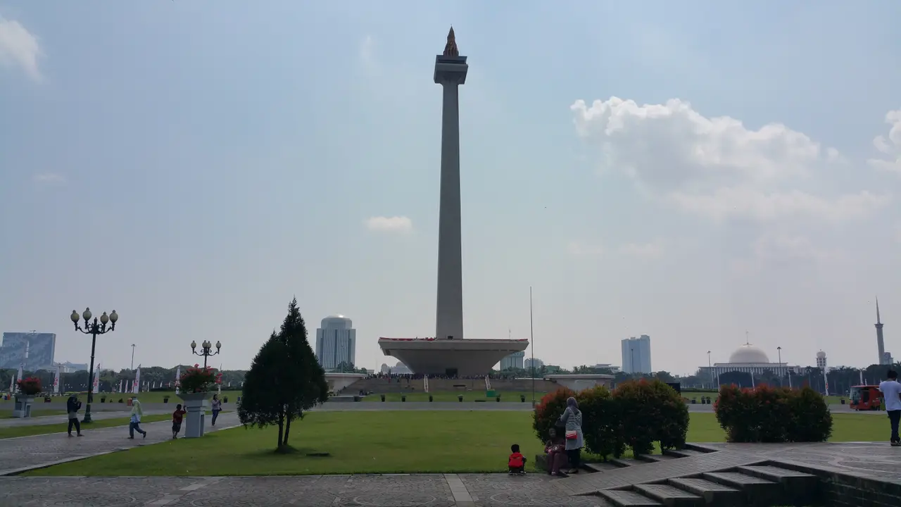 Monas