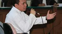 Gayus Tambunan memberikan keterangan sebagai saksi pada sidang mantan atasannya Bambang Heru Ismiarso di Pengadilan Tipikor, Jakarta Selatan.(Antara)