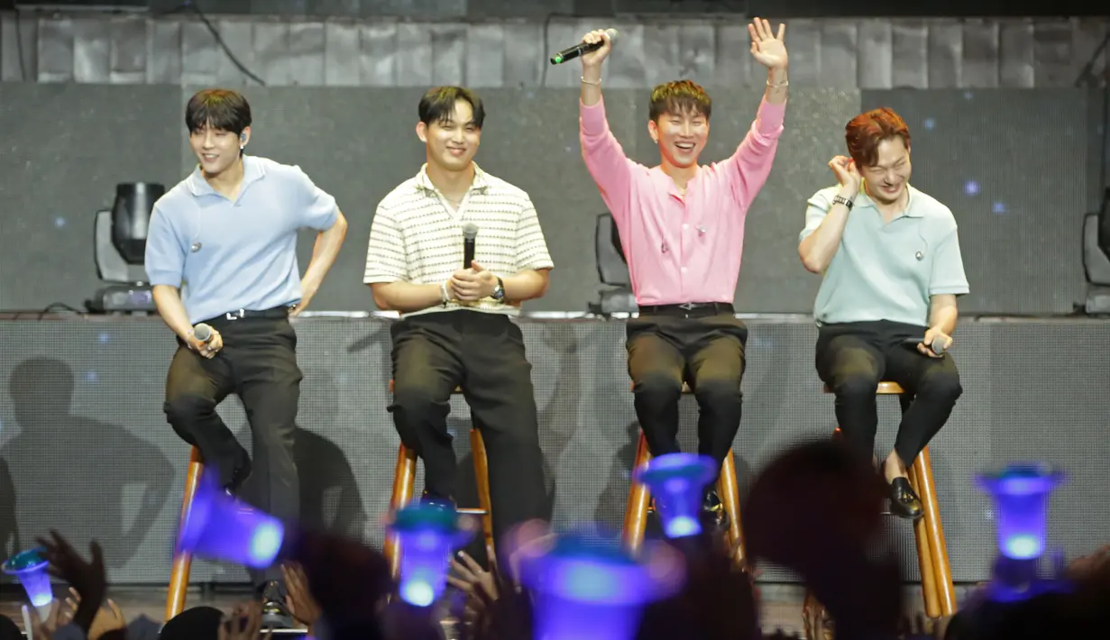 <p>Meski tidak dengan personil lengkap, BTOB datang ke Jakarta dengan 4 personil yaitu Minhyuk, Eunkwang, Hyunsik, dan Changsub dengan membawa beberapa lagu andalah mereka salah satunya Missing You. Credit: Bambang E. Ros</p>