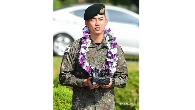 Selesai Wajib Militer, Ini Potret Taecyeon '2PM' Saat Sapa Penggemar