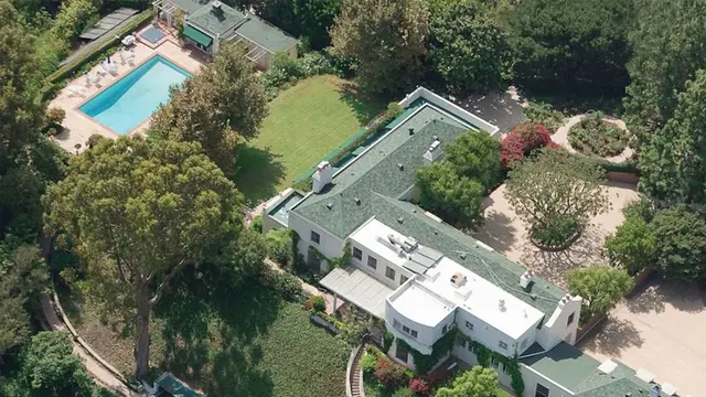 Mengintip Rumah Taylor Swift di Beverly Hills Serba Putih Dilengkapi Lapangan Tenis