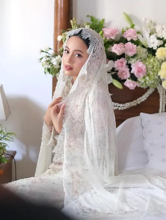 <p>Jelang hari pernikahan, Anggika Bolsterli menggelar acara pengajian. [@anggikabolsterli].</p>