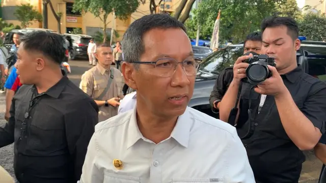 Penjabat (Pj) Gubernur DKI Jakarta Heru Budi Hartono menanggapi soal opsi pemindahan atau relokasi warga yang tinggal dekat Depo Pertamina Plumpang usai dilanda kebakaran hebat.