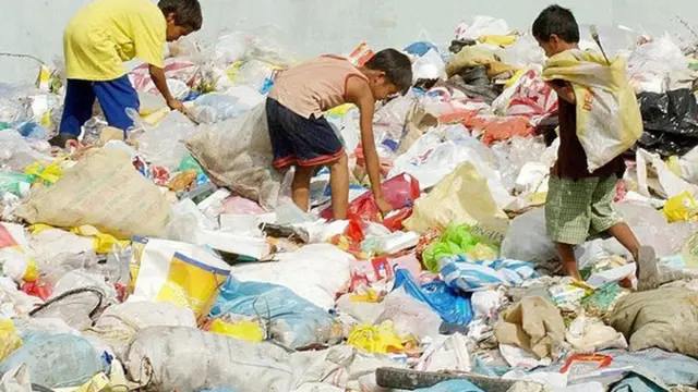Bantu Menangani Sampah, Warga Desa Filipina Tukarkan Sampah Dengan Beras