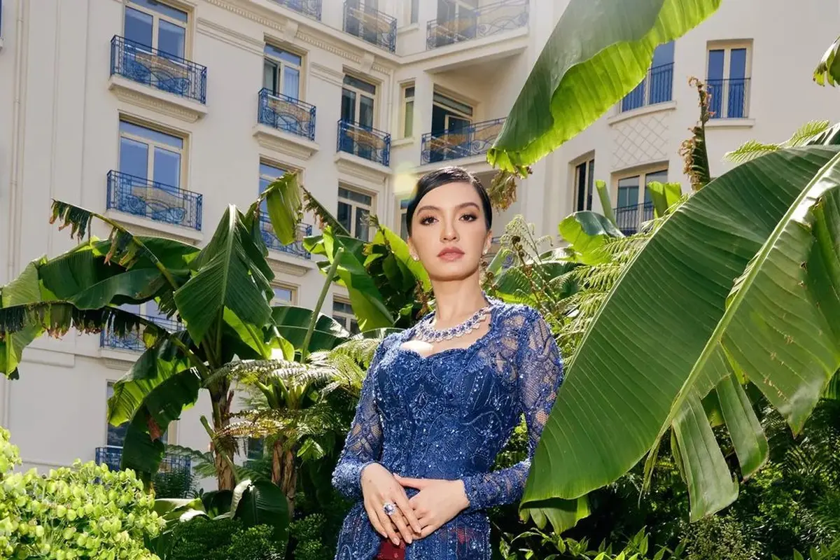 10 Potret Raline Shah dengan 3 Look Berbeda di Cannes Festival Film 2023, Glamor Pakai Gaun-Kebaya Serba Biru