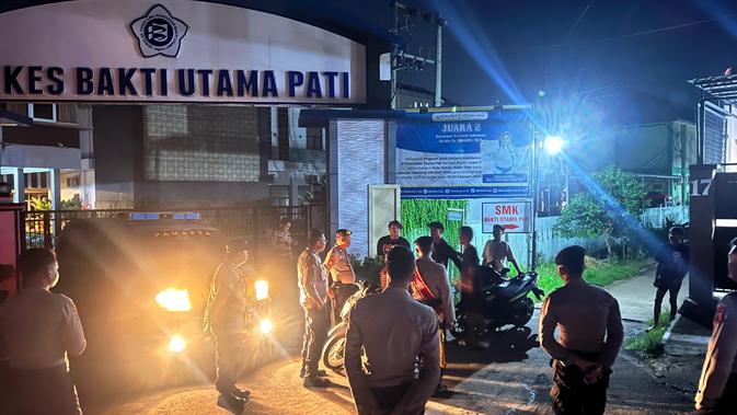 Pati Memanas: Dua Geng Desa Hampir Bentrok, Satu Pihak Berlindung di Kantor Polisi