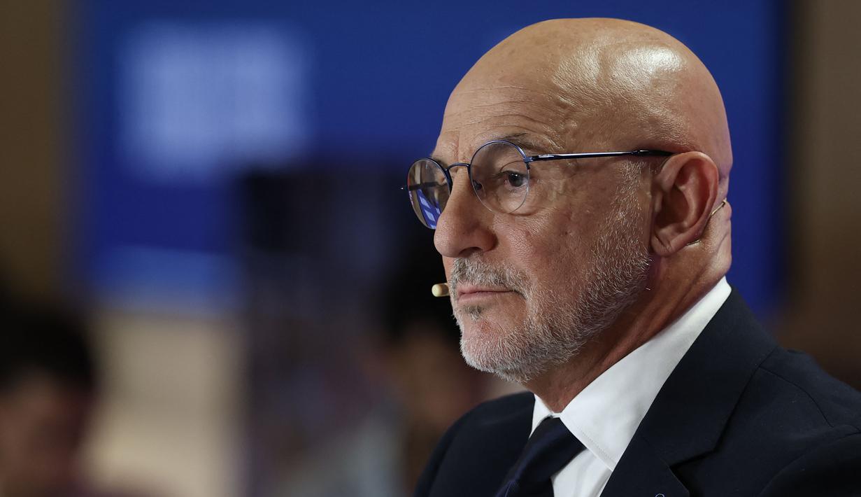 Namun, hal yang paling mengejutkan adalah tak ada satupun nama pemain Real Madrid dalam daftar skuadnya. (AFP/Pierre-Philippe Marcou)
