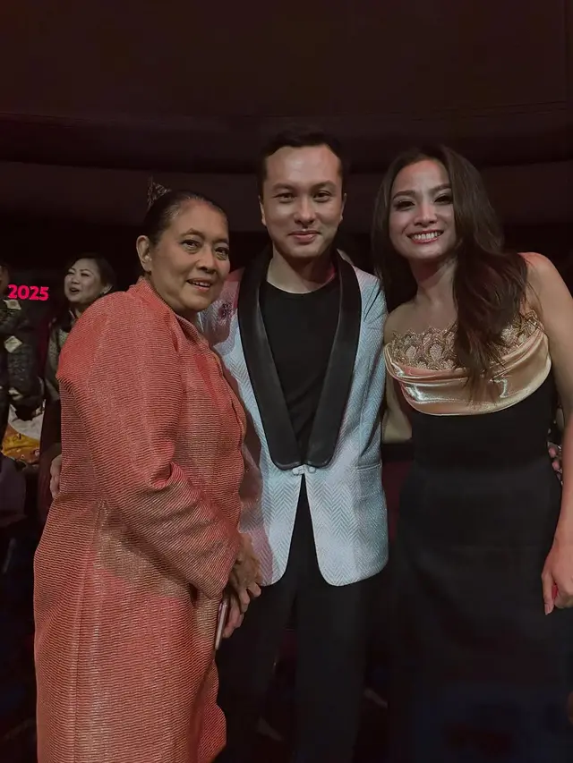 6 Potret Acha Septriasa di FFI 2025, Kenang Casting Bareng Nicholas Saputra