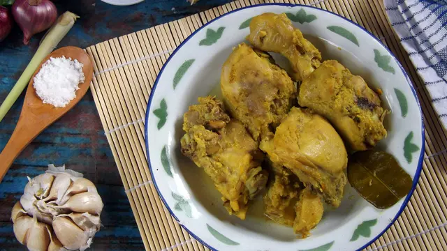 ayam bumbu kuning