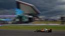 Pembalap McLaren, Lando Norris memacu mobilnya saat balapan Formula 1 GP Inggris yang berlangsung di Sirkuit Silverstone, Inggris, 9 Juli 2023. (AFP/Ben Stansall)