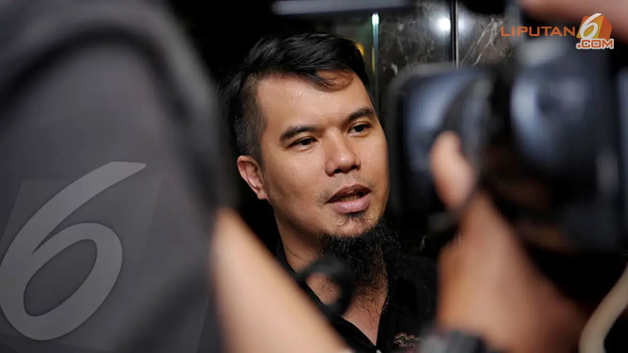 ahmad-dhani-2-131129b.jpg