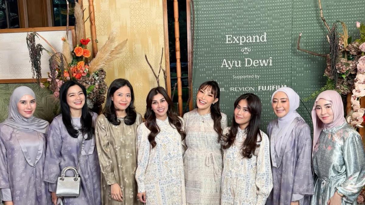 6 Potret Sederet Geng Cendol Kembali Berkumpul di Acara Ayu Dewi Luncurkan Busana Ramadan, dari Titi Kamal, Luna Maya, hingga Wulan Guritno