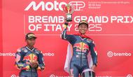 Veda Ega Pratama mencatat sejarah sebagai pembalap motor Indonesia pertama yang memenangkan Red Bull MotoGP Rookies Cup 2025. (Foto: Dok. Koleksi Pribadi Juragan 99)
