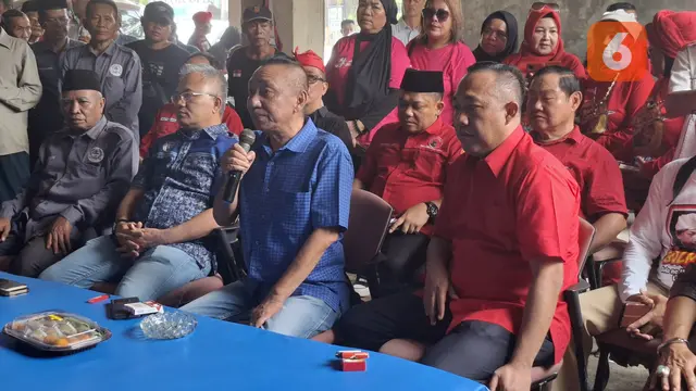 Umar Ahmad dan Edy Irawan Arief saat pengambilan berkas bakal calon Gubernur Lampung di Demokrat Provinsi Lampung. Foto : (Liputan6.com/Ardi)