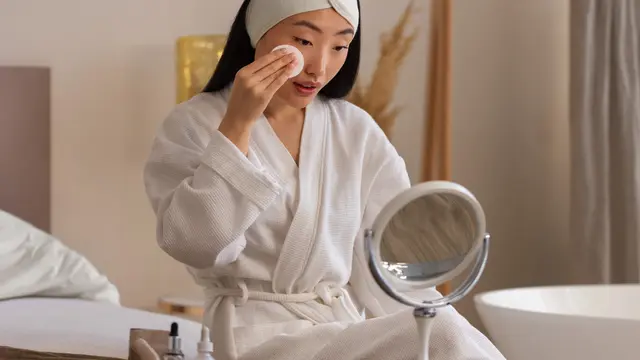 Susun Rutinitas Skincare yang Praktis untuk Aktivitas Harian