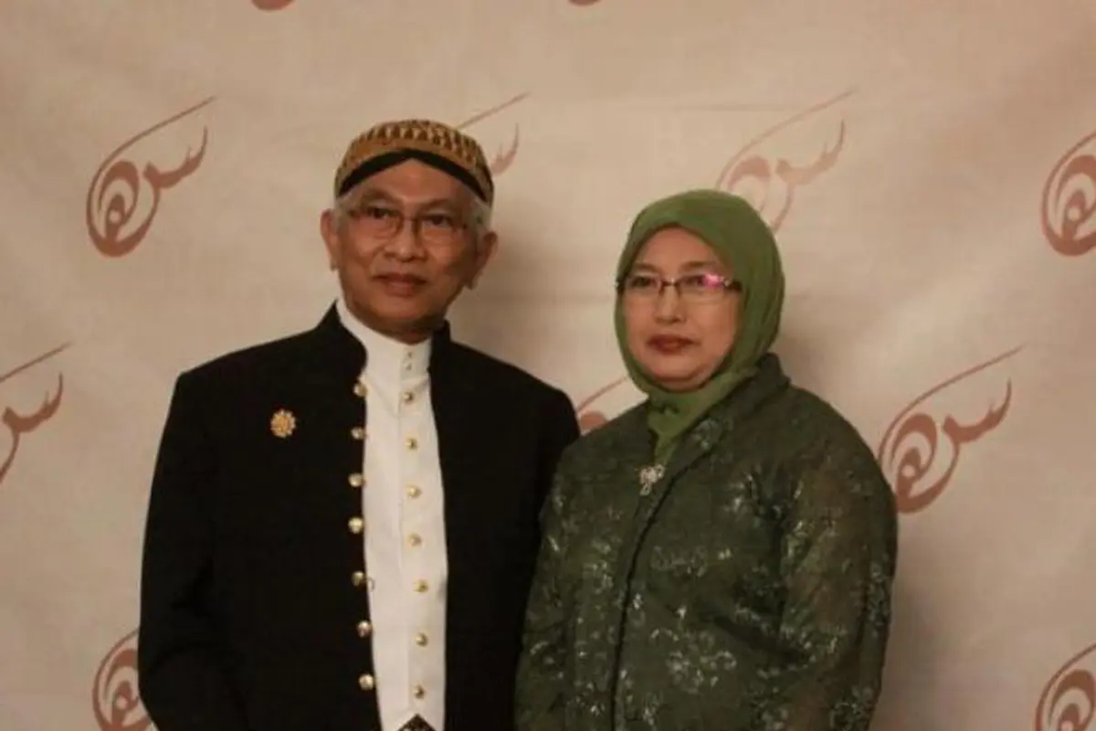 Sajak Cinta Gus Mus pada Almarhumah Istrinya Bikin Haru