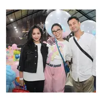 Nagita Slavina, Ayu Dewi dan Raffi Ahmad. (Instagram/ayudewi)