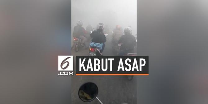 VIDEO: Kabut Asap Buat Warga Kalsel Sulit Berkendara