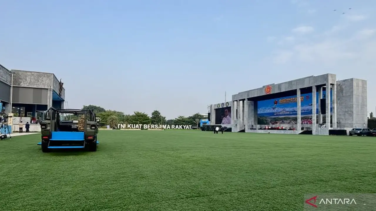 Upacara peringatan HUT ke-81 TNI di Lapangan PRIMA Mabes TNI, Jakarta, Senin (5/10/2026)