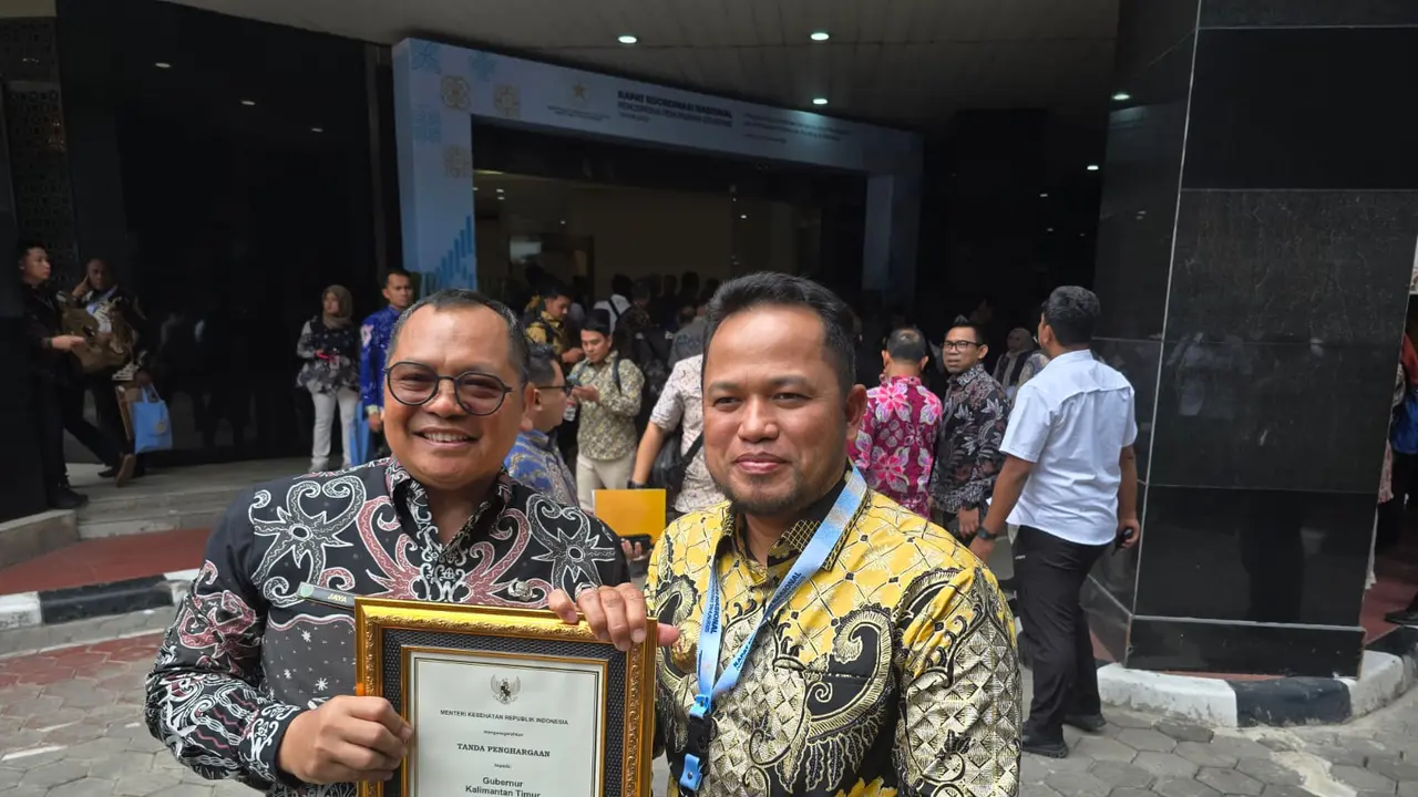 Gubernur Kalimantan Timur Rudy Mas'ud usai menerima penghargaan nasional sebagai Provinsi dengan Capaian Intervensi Spesifik Stunting Terbaik Kategori Regional II.